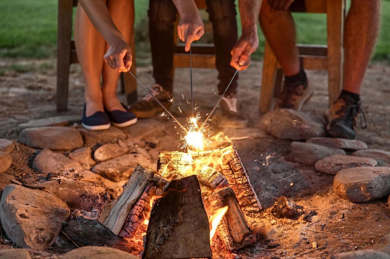 Hotel Horsley Hale Farm Glamping à Ely Extérieur photo